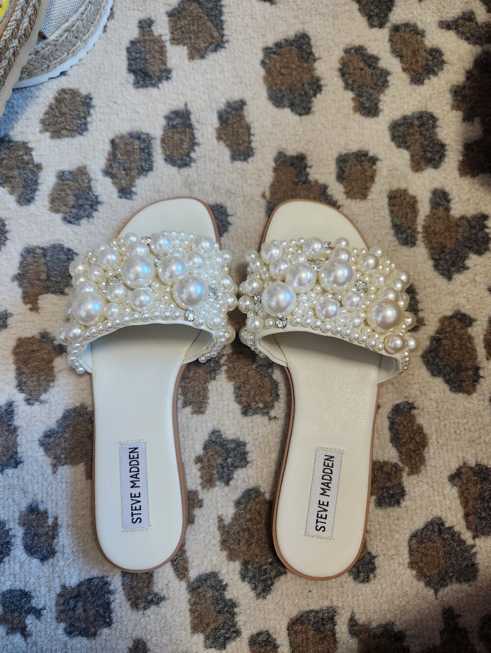 Steve Madden White Pearl-Embellished Slide Mules